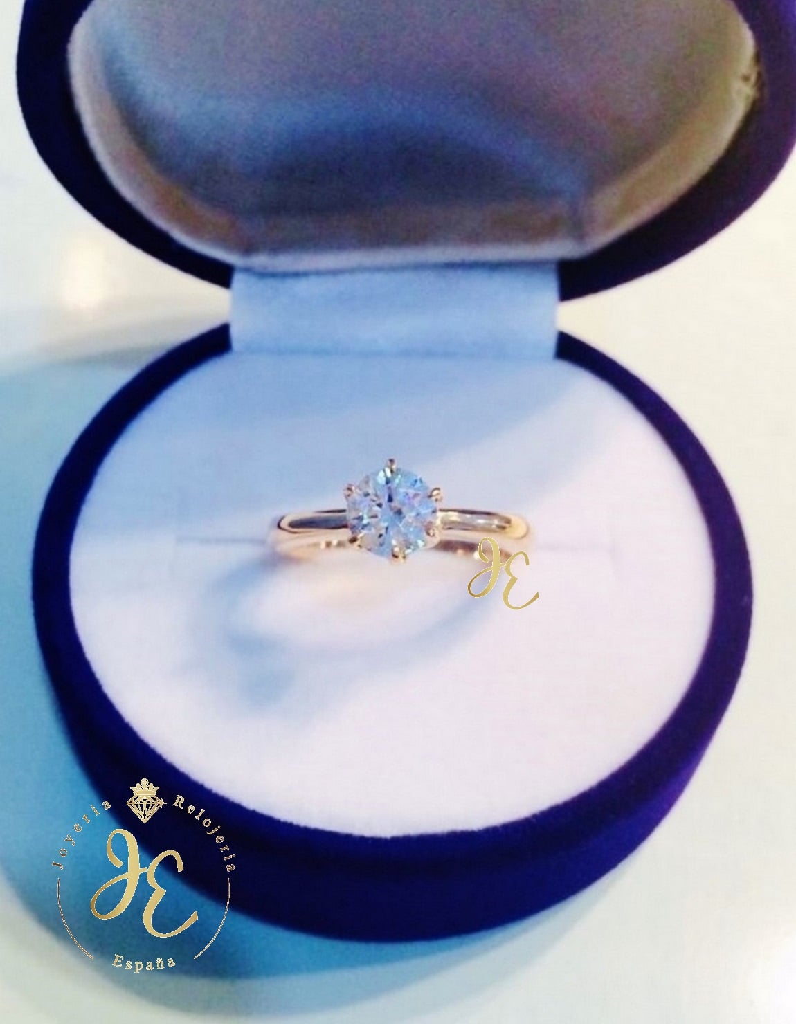 Modelo "Classic" 0.65 ct. GIA